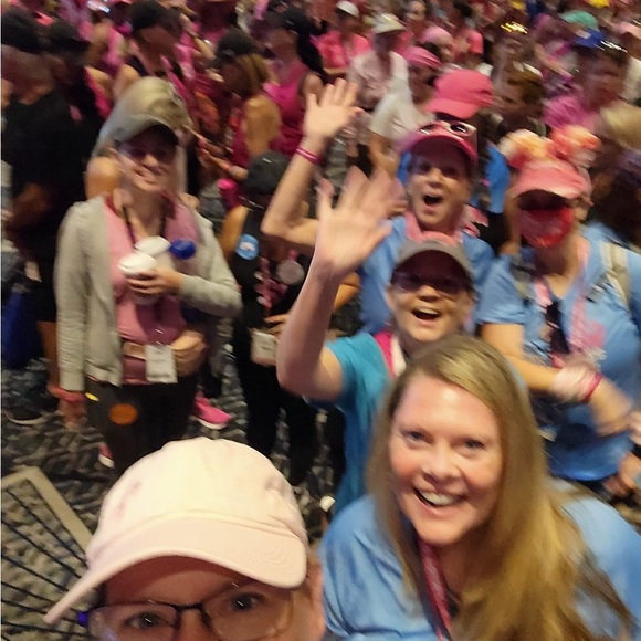 Meet your Posher, Wendy ๐ - Picture 10 of 14